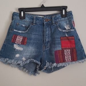 Bullhead Denim Co Juniors size 1 distressed Mom jean shorts